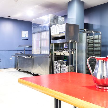Hostal Welcome Madrid Bagian luar foto