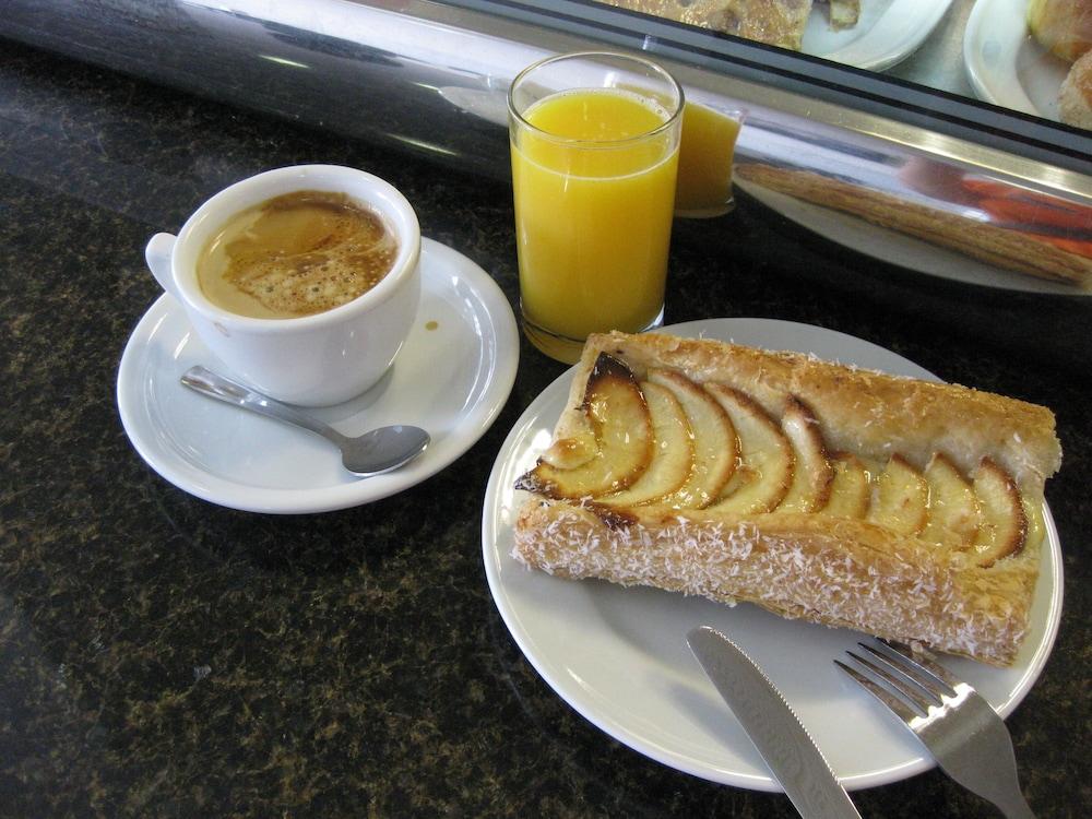 Hostal Welcome Madrid Bagian luar foto